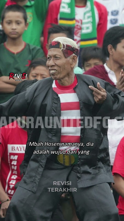 Tetap mendukung klub favorit yang tengah terpuruk meski seorang diri ❤