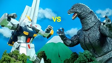 Godzilla vs Nu Gundam! (epic battle! stop motion)
