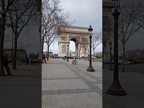 قوس النصر باريس