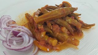 במיה ברוטב עגבניות