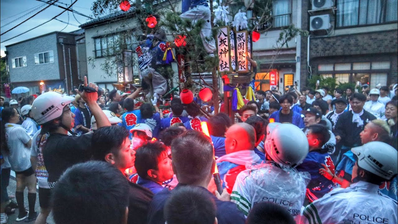 《超~荒くれ‼︎》令和7年  富山県氷見市  氷見祇園祭  本祭  【南十町】太鼓台ぶつかり合い 喧嘩  302号線にて。