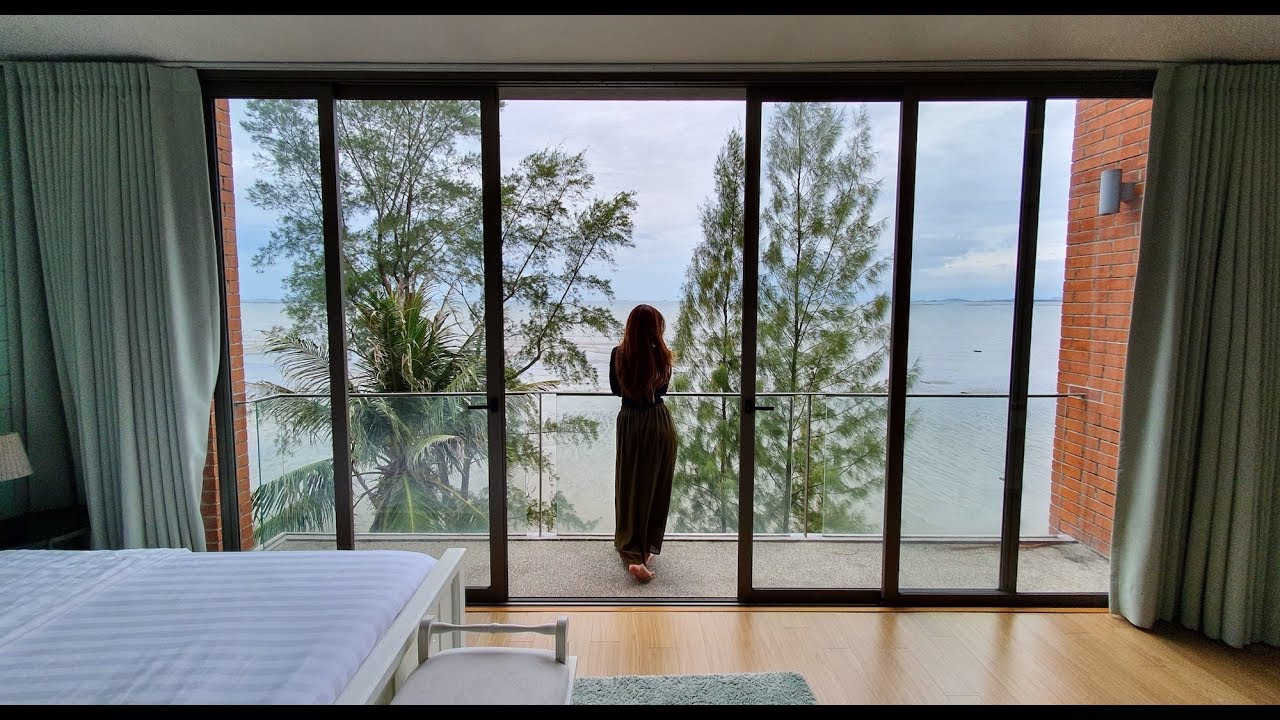 Salty Dog Beachfront Villa |  Pool Villa Pattaya