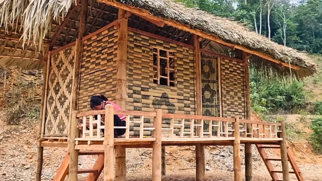 FULL BUILD: Solo Girl Builds Bamboo House in 65 Days | Off Grid Forest ...
