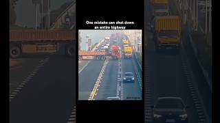 18 wheeler shuts down entire highway #ecoonline #safetyfirst #safetyfails