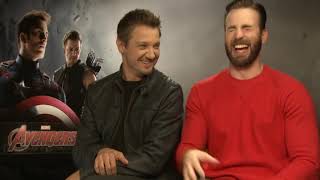 Famous Jeremy Renner's terrible life advice: "Quit your job, kill your family." Net Worth