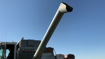 BigIron Allis-Chalmers Gleaner L2 Combine with Header