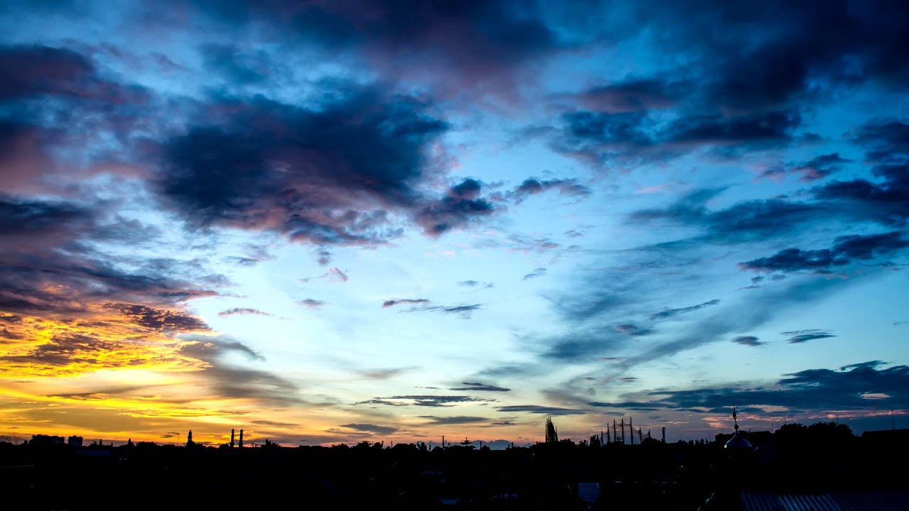  Warna Biru Langit  Terjadi Karena Cahaya Matahari Mengalami