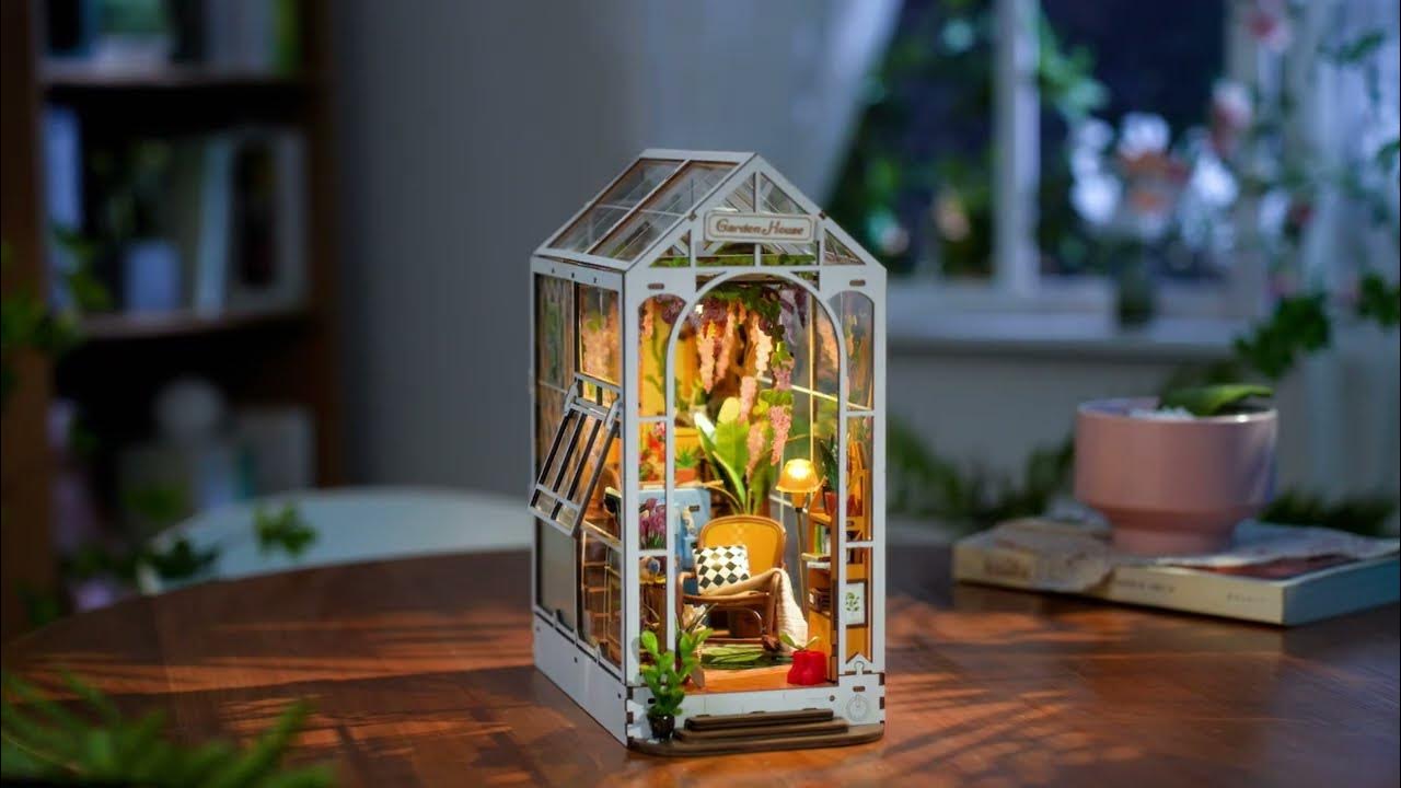 Robotime Rolife Book Nook Holiday Garden House - TGB06 - Maison