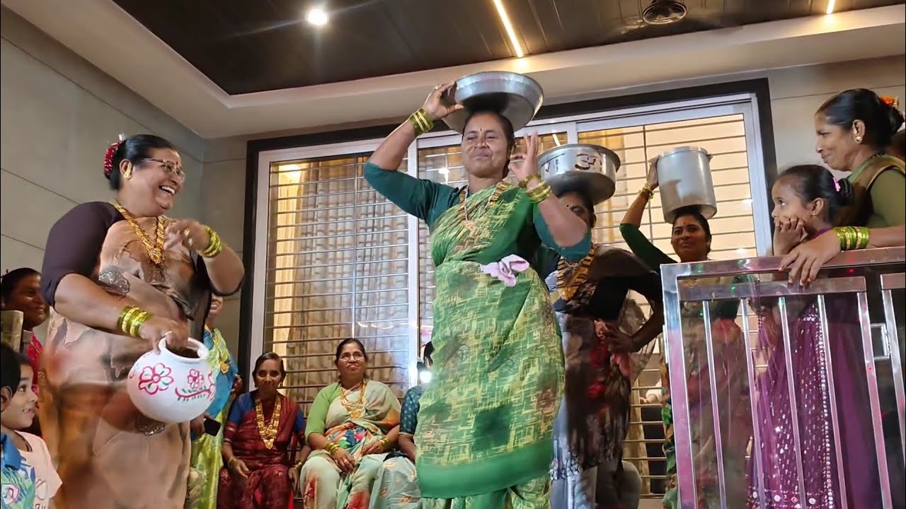 अर्नाला गावातील कोली स्त्रियांनी हल्दी च्या दिवशीं केलेली धमाल बघा... ARNALA BRASS BAND 🎵