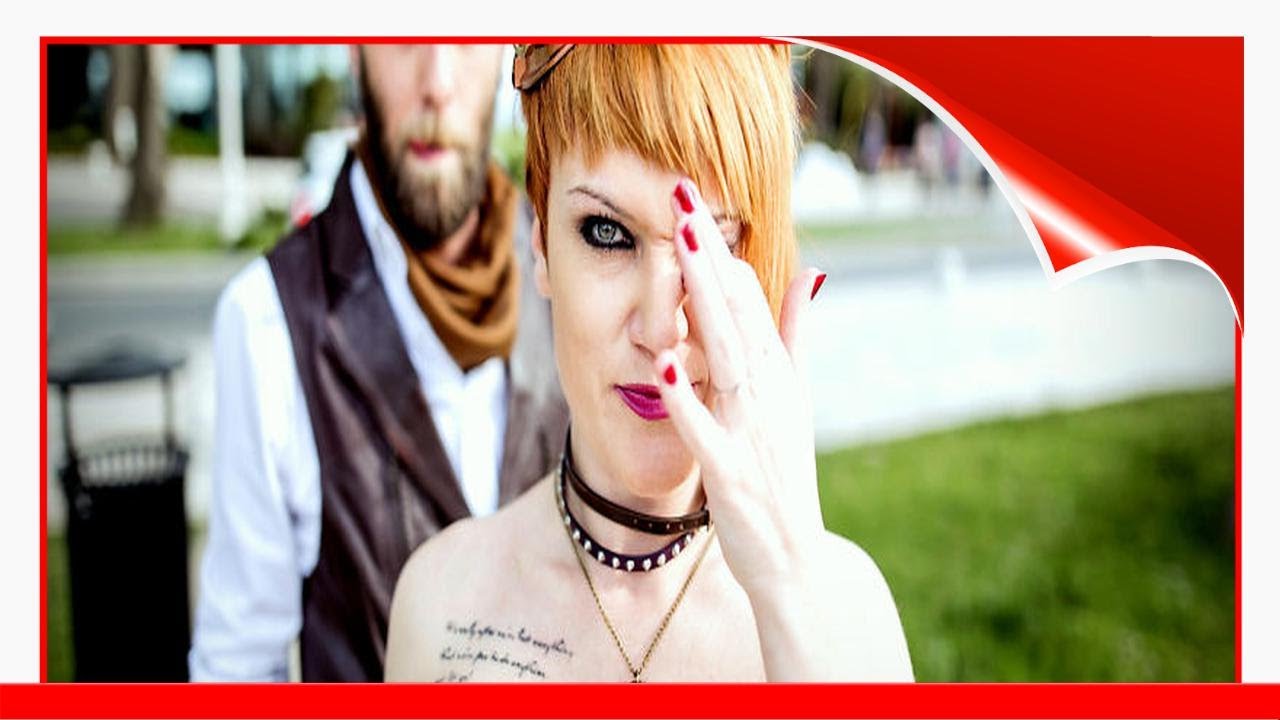 Steampunk Wedding Inspired By Alice In Wonderland 🙃