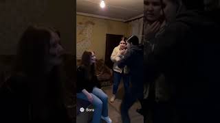 жесть взломали хату закладчицы и наказали за крысятничество #драка #наказание