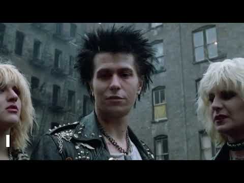 Gary Oldman nel ruolo di Sid Vicious, di hooligan e skinhead