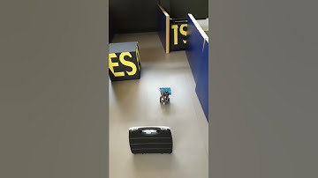 Boe-Bot avoiding obstacles