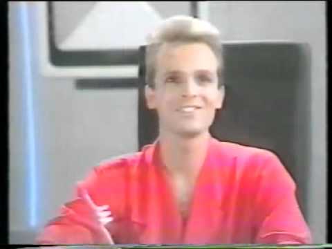 Video: Miguel Bosé Uverejňuje Správu Prostredníctvom Sietí