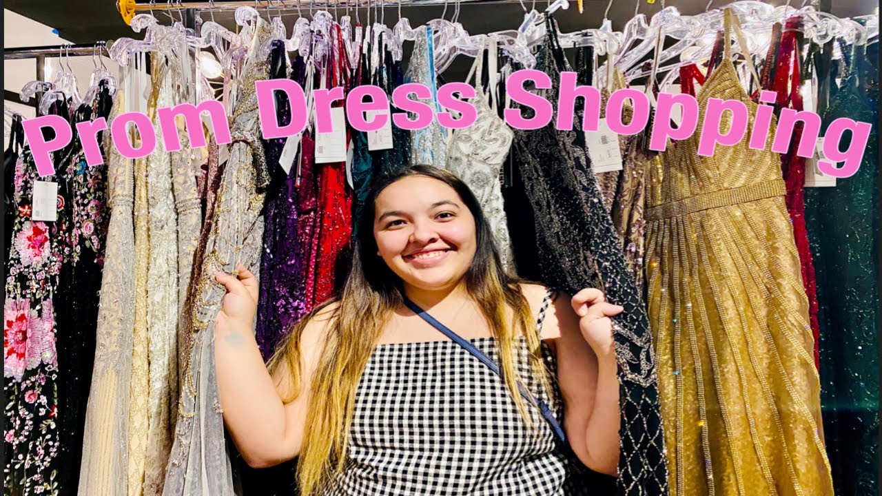 Prom Dressing Shopping (Plus Size)