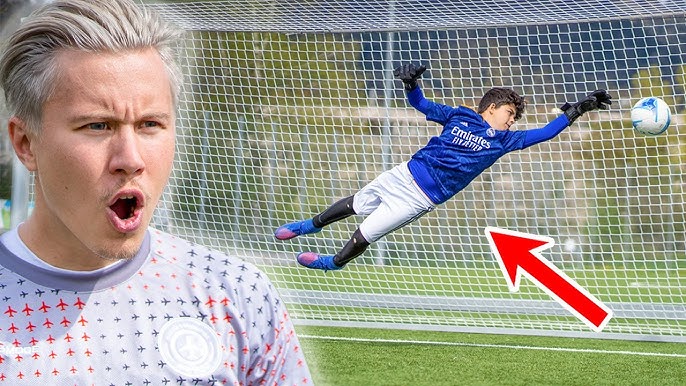 The life of a small goalkeeper aged 12-14 years 