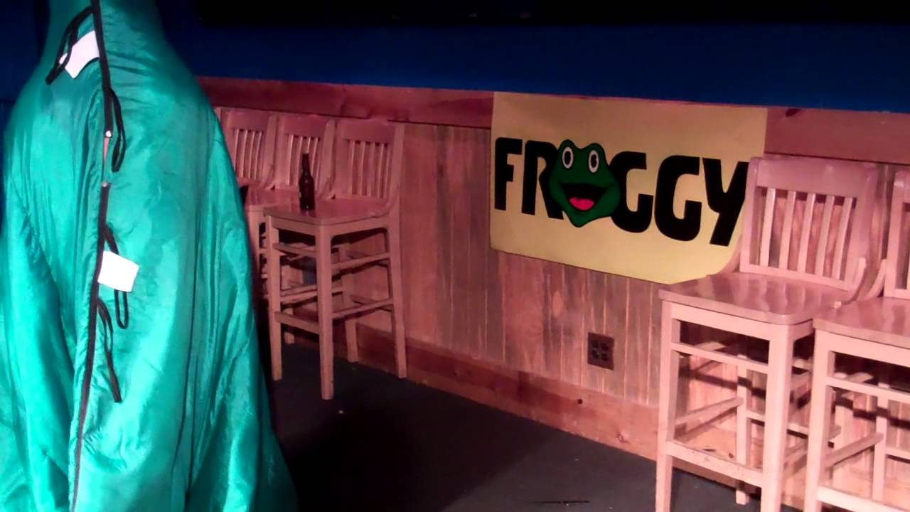 Froggy Night at Saddle Ridge Pittsburgh Melissa & Maggie in the