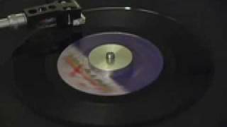 Video voorbeeld van "Jermaine Jackson - Does Your Mama Know About Me (Motown 1973) 45 RPM"