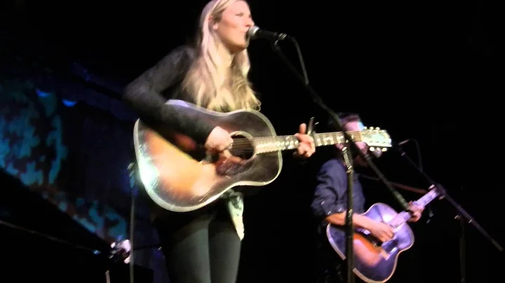 Holly Williams "I Saw The Light" Live 2013