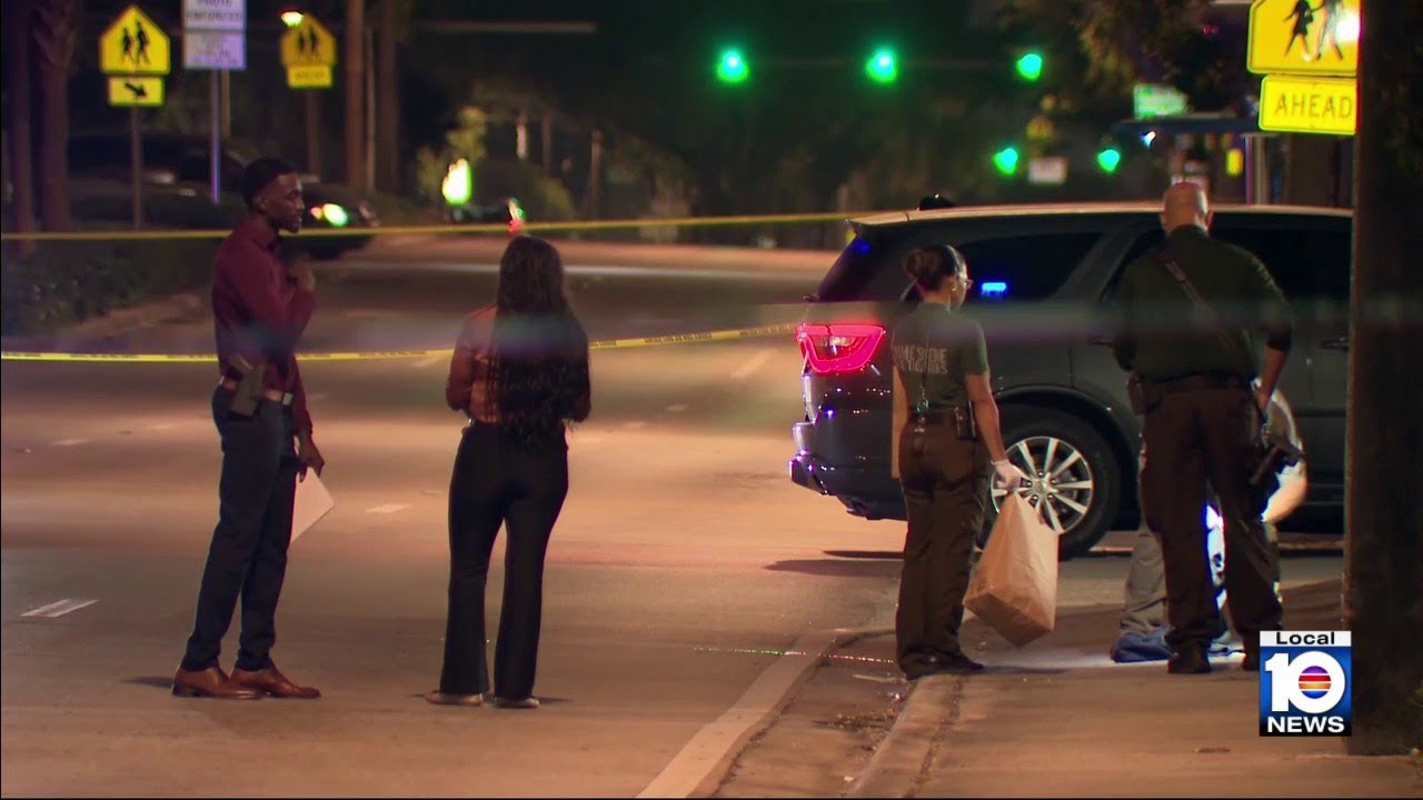Police seek suspected gunmen after man, 18, shot in northwest Miami ...
