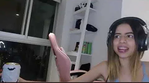 Twitch Streamer Kimmikka gets banned after doing this on stream!