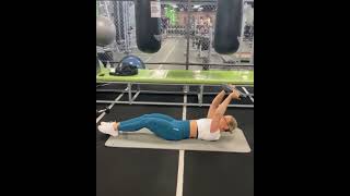 WEIGHTED ABS  /  Lying leg raises with plate hold 🌟😍💪✅👌