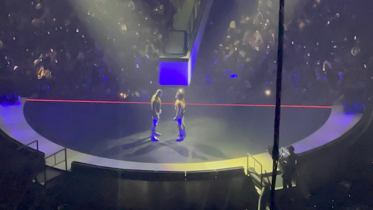 Bad Bunny Most Wanted Concert en Puerto Rico Thunder Y Ligthing con Eladdio Carroon