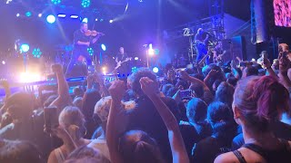 Yellowcard - Ocean Avenue Live NYC @Therooftop pier 17 07/08/2023 side view