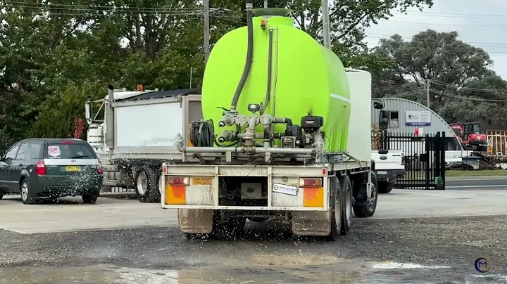 2006 ISUZU FVZ 1400 BOGIE DRIVE TRUCK/WATER TANK (Lot 54)