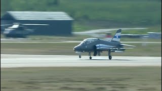 Celebrity Emergency landing of the Hawk with the defective wheel. Profile