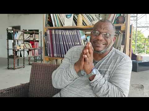 Vidéo: Quand Uga le bouledogue mourut-il?