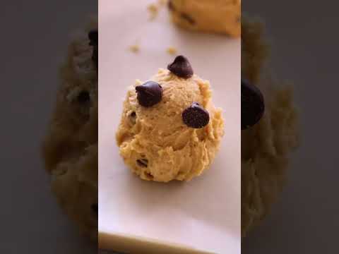 Peanut Butter Chocolate Chip Cookies!