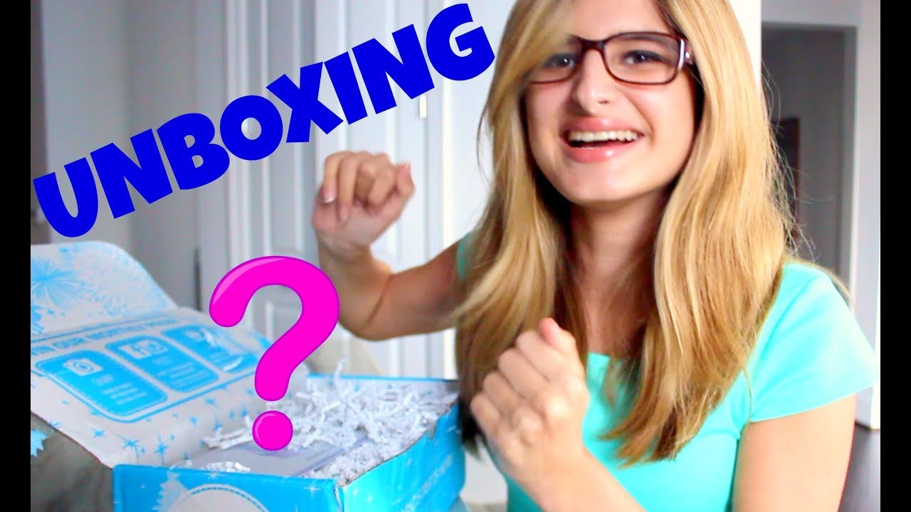 Unboxing and Taste Test Mickey Monthly