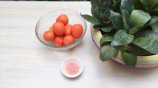 Lightening hair and reducing the darkness under the eyes with tomatoes