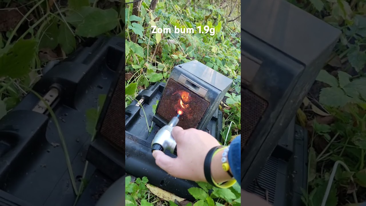 Zom bum zb101 firecracker vs speaker !WARNING! THIS VIDEO IS DONE BY PROFESSIONALS, DONT TRY AT HOME