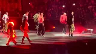 Usher Performs Caught Up 🔥 R&B Tour | DMV | Northwest Stadium