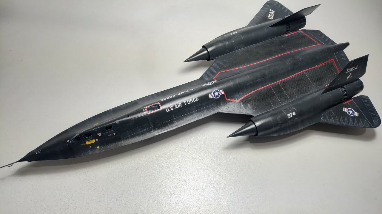 SR-71 Blackbird - 1/72 - İtaleri - YouTube SR-71 Blackbird - 1/72 - İtaleri - YouTube
