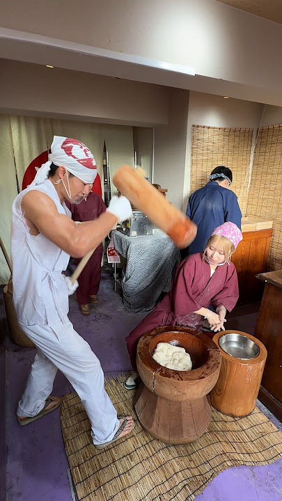 Download lagu A must-try glutinous rice mochi in Kyoto - Japanese street food
