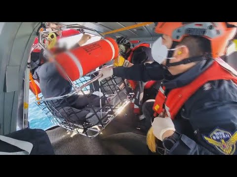 해경, 포항 <strong>구룡포</strong> 해상서 조업 중 중상 선원 이송 / 연합뉴스TV (YonhapnewsTV)