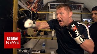 The former soldier who's now a blind boxer - BBC News