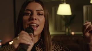 BEST 2019 FEMALE VERSION OF MIA | Bad Bunny feat. Drake (Cover Paula Cendejas)