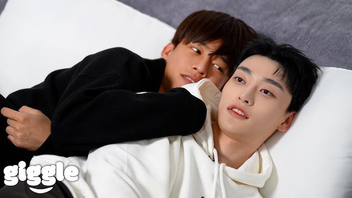 Qisqa sochli er-xotin porno