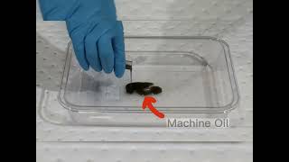 Oil Absorbent Pads Oil Absorption Effect Demonstration