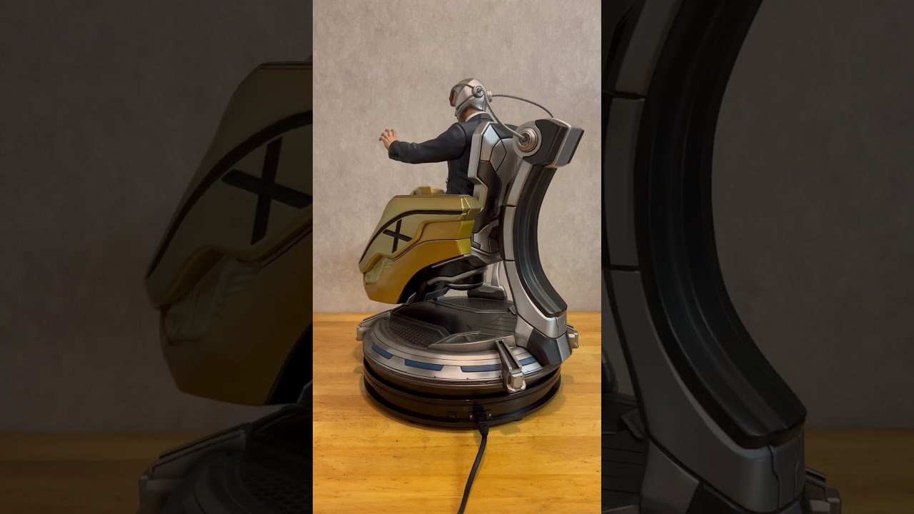 Professor X statue by XM Studios 