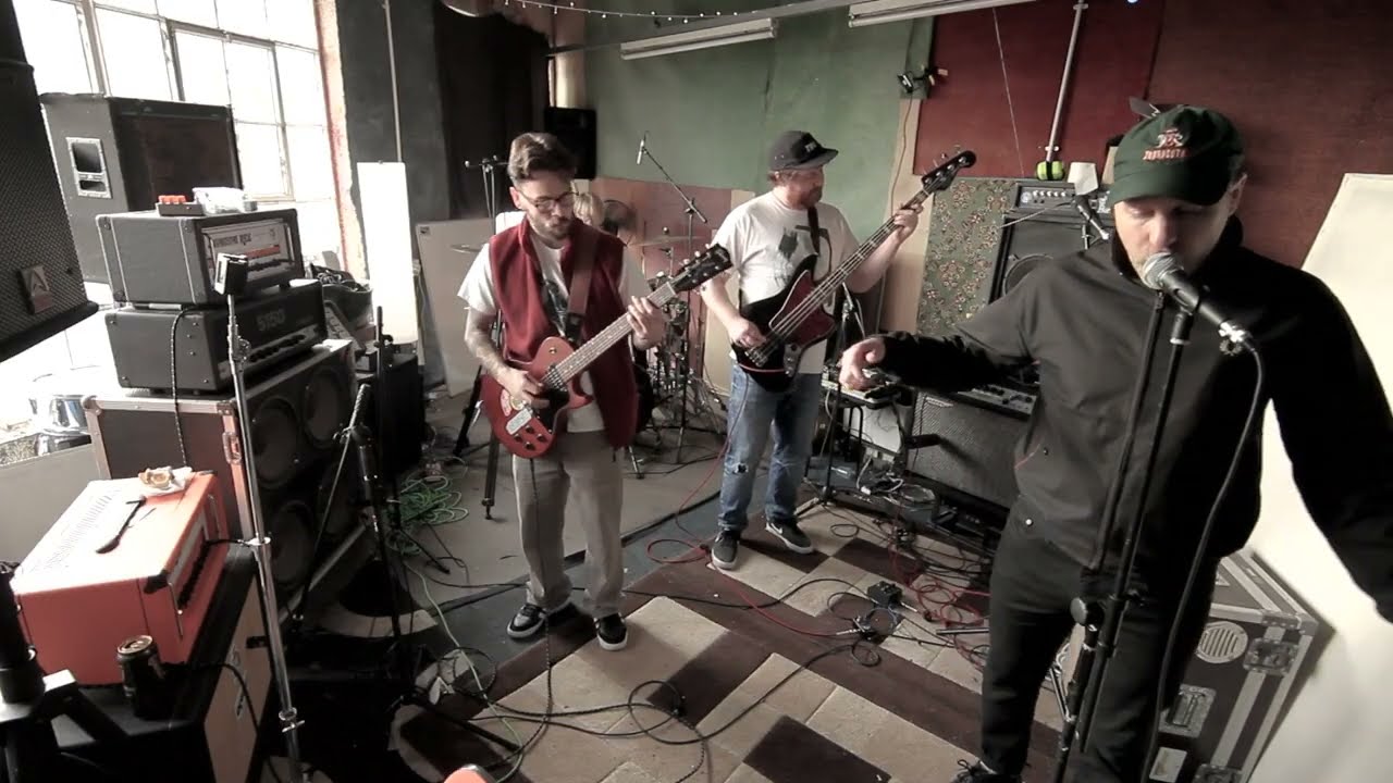 Παρακολούθηση DIMES - Class Divide - Live Gem Sessions στο YouTube Παρακολούθηση DIMES - Class Divide - Live Gem Sessions στο YouTube