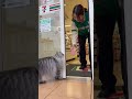 【可愛い】コンビニ侵入猫 vs 店員さん「ダメだよ〜」🐱🏪😂 #cat #convenience #funny #japan #cute @chiero_piero