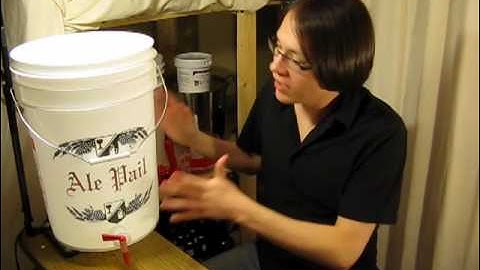 Basics of Home Brewing:  What is a bottling bucket?
