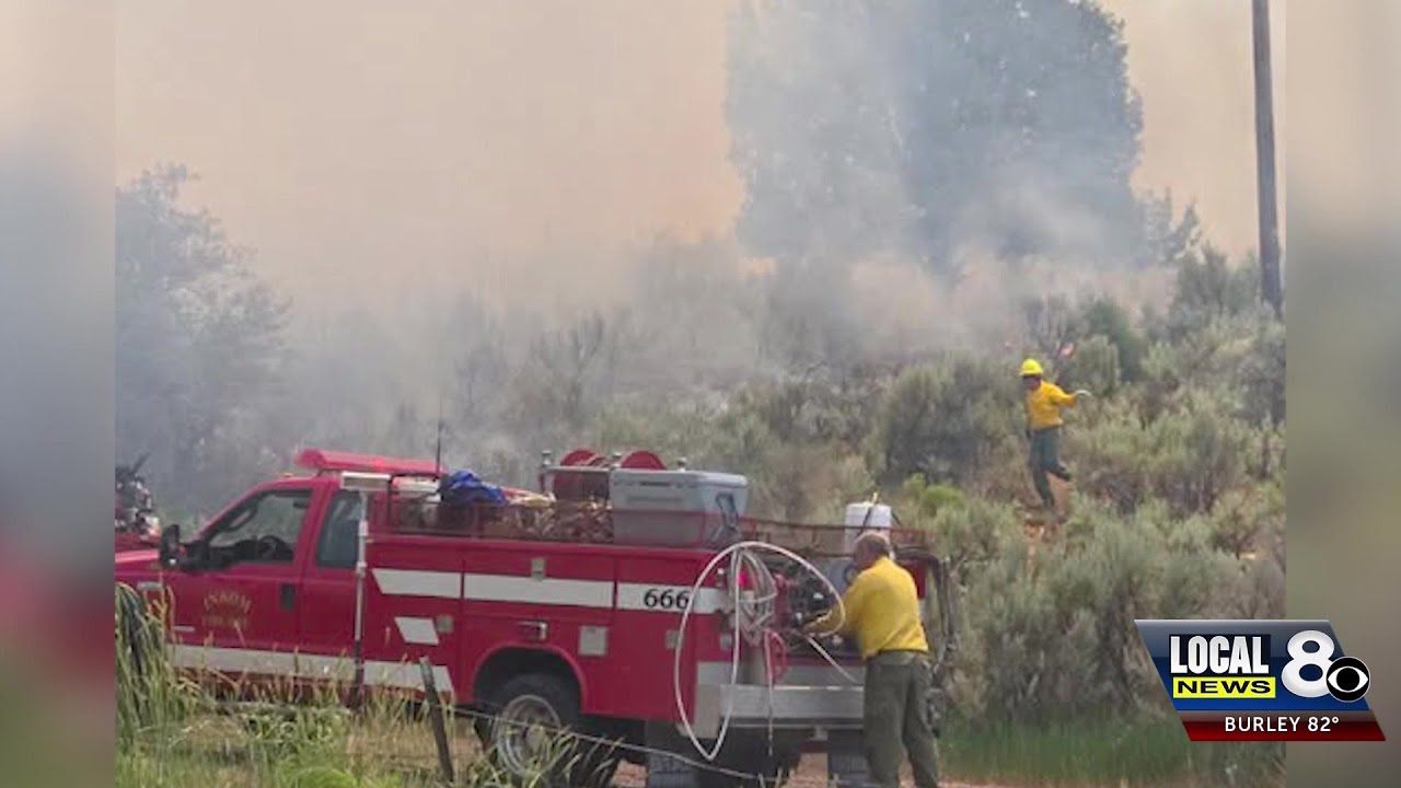 Fire crews working to put out brush fire east of Inkom - YouTube