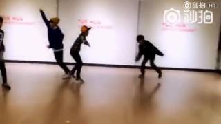 Yhboys Dancing