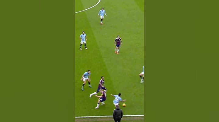 Savinho dá duas canetas no mesmo lance. #futebol #savinho #city